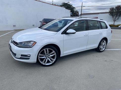 Used 2015 Volkswagen Golf TDI SEL w/ Lighting Package (SEL) FWD image 4