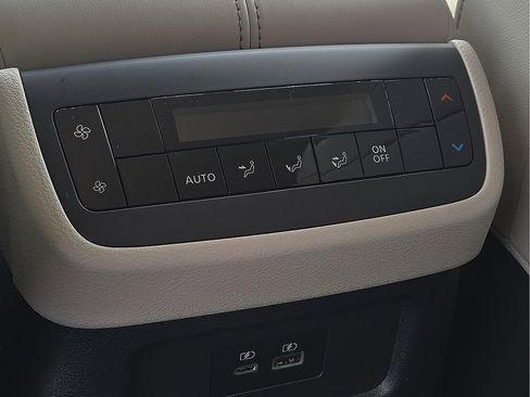 Used 2023 Nissan Pathfinder SL image 12