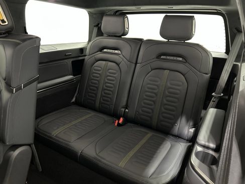 Used 2025 Rivian R1S Adventure AWD/4WD image 22