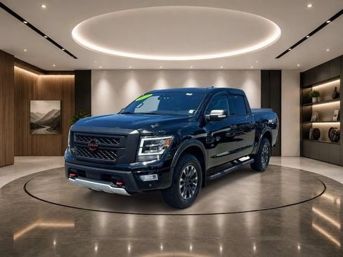 Used 2024 Nissan Titan PRO-4X w/ Pro-4x Convenience Package AWD/4WD image 2