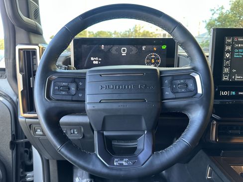 Used 2024 GMC Hummer EV 2X AWD/4WD image 11
