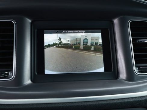 Used 2022 Dodge Charger SXT RWD image 15