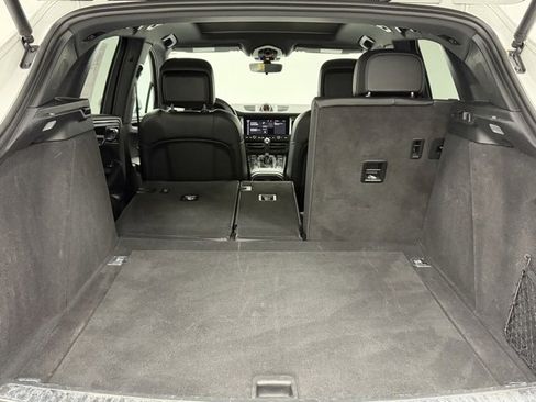 Used 2020 Porsche Macan image 26
