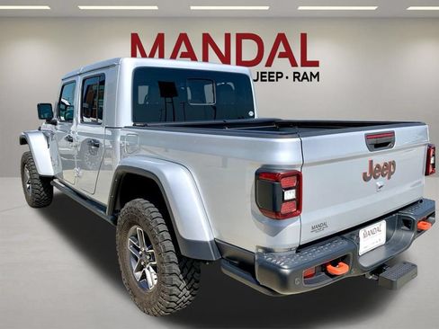 Used 2024 Jeep Gladiator Mojave AWD/4WD image 7