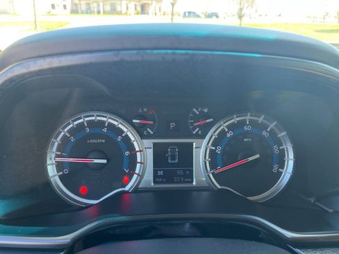 Used 2016 Toyota 4Runner SR5 Premium AWD/4WD image 15