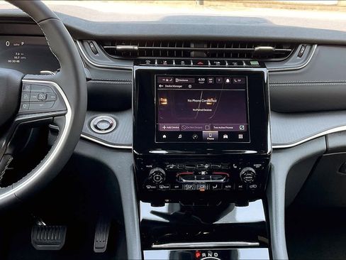 New 2025 Jeep Grand Cherokee L Laredo w/ Luxury Tech Group I image 6