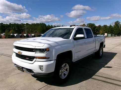 Used 2018 Chevrolet Silverado 1500 LT w/ All Star Edition image 3