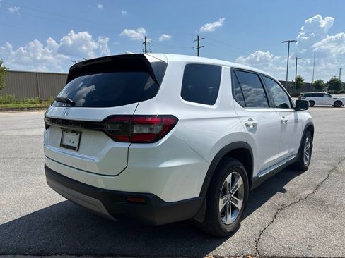 Used 2023 Honda Pilot EX-L image 7
