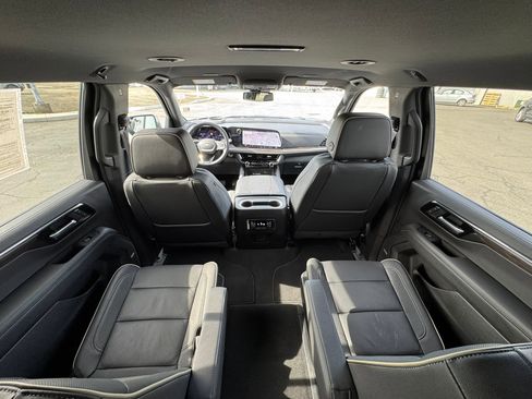 Used 2025 Chevrolet Tahoe Premier image 12