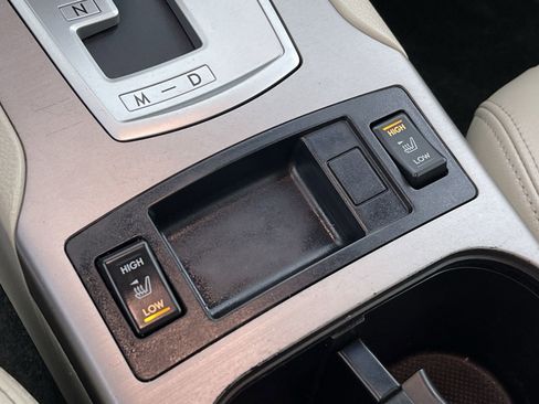 Used 2013 Subaru Outback 3.6R Limited w/ Moonroof Pkg image 19