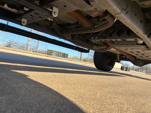 Used 2005 Nissan Titan LE w/ (U01) Nissan Navigation Pkg image 21