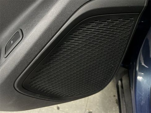 Certified 2025 Chevrolet Traverse LT image 24