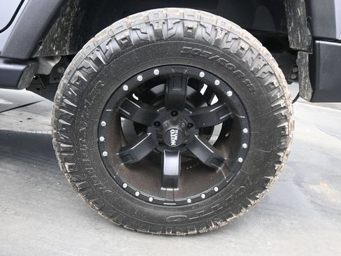 Used 2018 Jeep Wrangler Unlimited Sport S AWD/4WD image 14