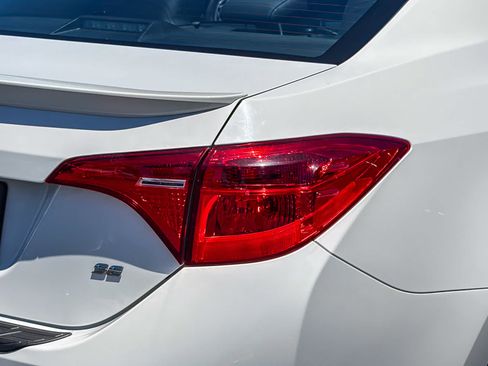 Used 2019 Toyota Corolla SE FWD image 8
