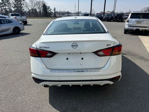 Used 2023 Nissan Altima 2.5 SV w/ SV Premium Package image 7