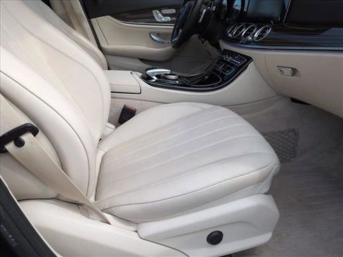 Used 2018 Mercedes-Benz E 300 4MATIC image 22