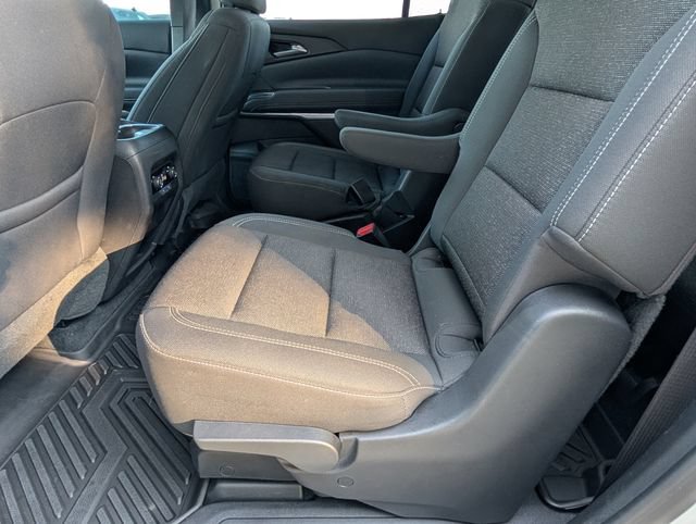 Used 2025 Chevrolet Traverse LT FWD image 22