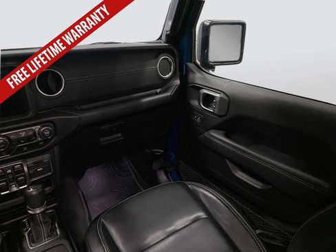 Used 2019 Jeep Wrangler Unlimited Sahara AWD/4WD image 25