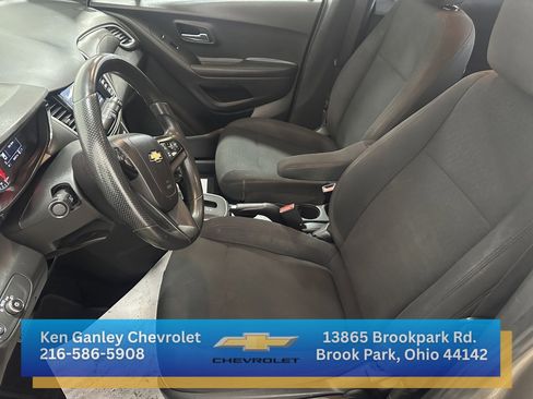 Used 2021 Chevrolet Trax LS w/ Tint and Cruise Package image 9