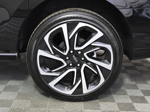 New 2026 Lincoln Navigator L Black Label AWD/4WD image 21