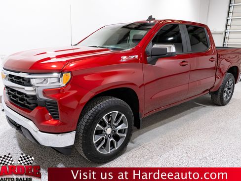 Used 2024 Chevrolet Silverado 1500 LT AWD/4WD image 2