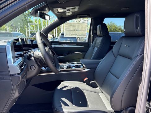 New 2026 Cadillac Escalade ESV 4WD image 9