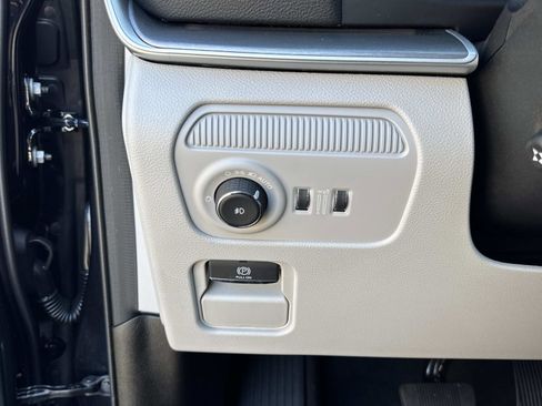 Certified 2025 Jeep Wagoneer 4WD image 21