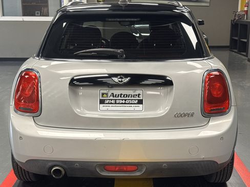 Used 2018 MINI Cooper 4-Door Hardtop FWD image 5