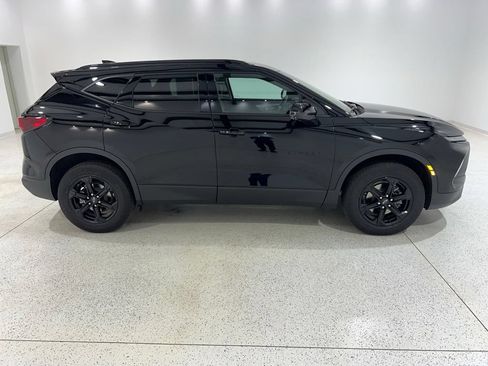 Used 2024 Chevrolet Blazer LT w/ Convenience Package FWD image 6
