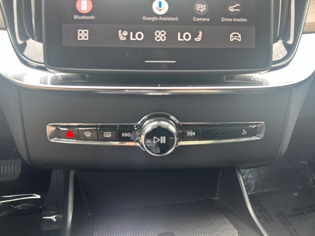 Certified 2025 Volvo XC90 B5 Core AWD/4WD image 26
