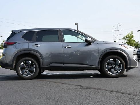 Used 2025 Nissan Rogue SV AWD/4WD image 8