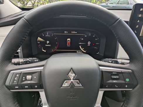 New 2026 Mitsubishi Outlander SE FWD image 25