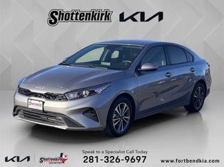 Used 2023 Kia Forte LXS video 1