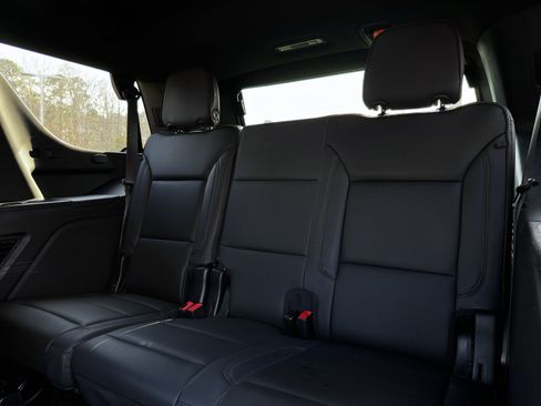 Used 2024 Chevrolet Tahoe High Country AWD/4WD image 31