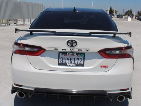 Used 2021 Toyota Camry TRD w/ TRD Package w/JBL Audio FWD image 4