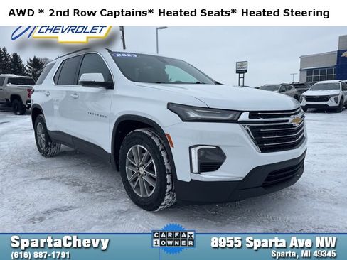 Used 2023 Chevrolet Traverse LT image 1