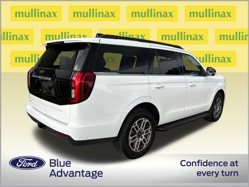Used 2025 Ford Expedition Active RWD image 2