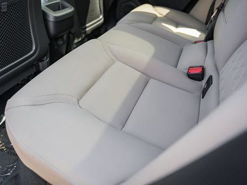 New 2027 Volvo XC60 B5 Plus AWD/4WD image 33