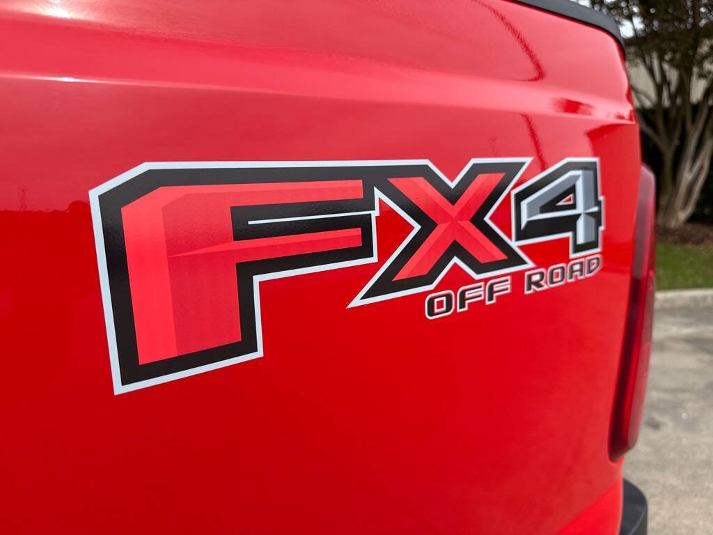 Used 2016 Ford F250 XL w/ Power Equipment Group AWD/4WD image 8