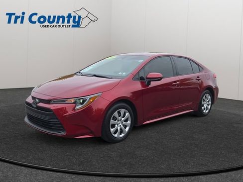 Used 2025 Toyota Corolla LE FWD image 3