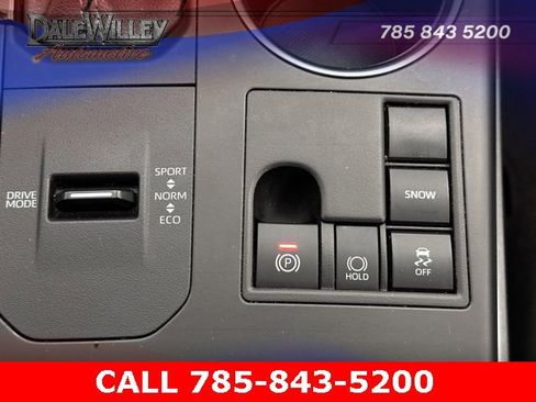 Used 2023 Toyota Highlander LE image 15