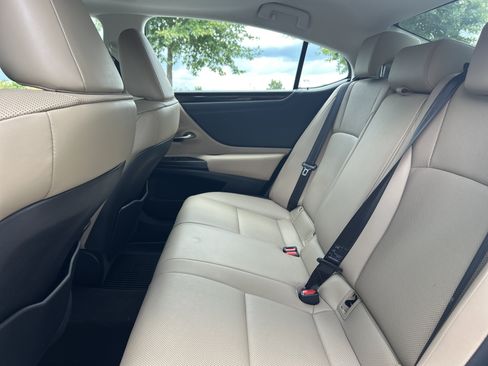 Used 2019 Lexus ES 300h w/ Premium Package FWD image 26