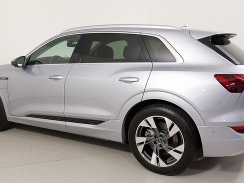 Used 2022 Audi e-tron Premium Plus w/ Premium Plus Package image 36