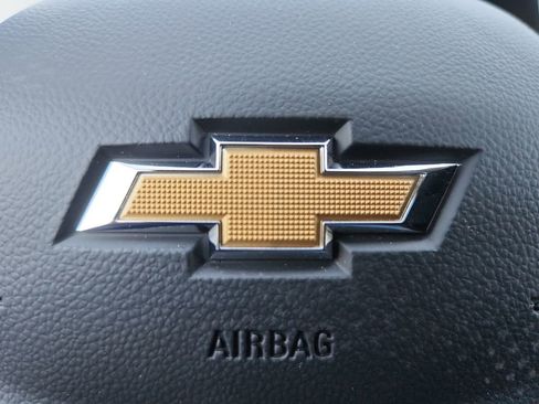 New 2025 Chevrolet Equinox LT image 23