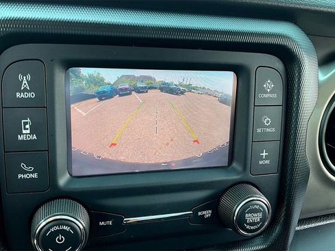 Used 2020 Jeep Wrangler Unlimited Willys image 21