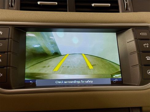 Used 2018 Land Rover Range Rover Evoque SE image 14