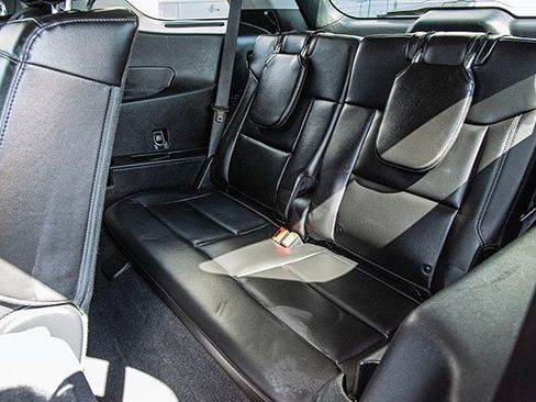 Used 2023 Ford Explorer XLT w/ Equipment Group 202A image 16