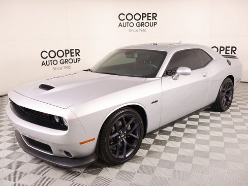 Used 2023 Dodge Challenger R/T w/ Plus Package image 10