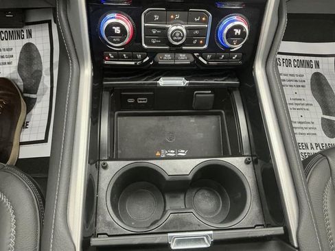 Used 2024 GMC Yukon Denali w/ Advanced Technology Package image 28