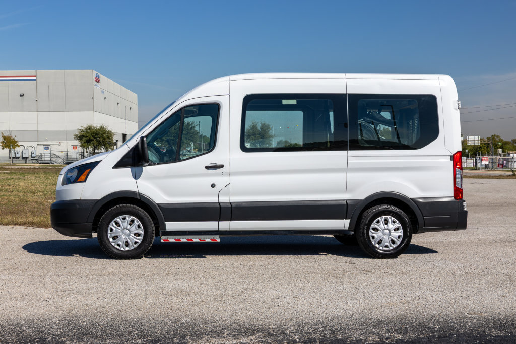 Used 2018 Ford Transit 150 XL RWD image 4